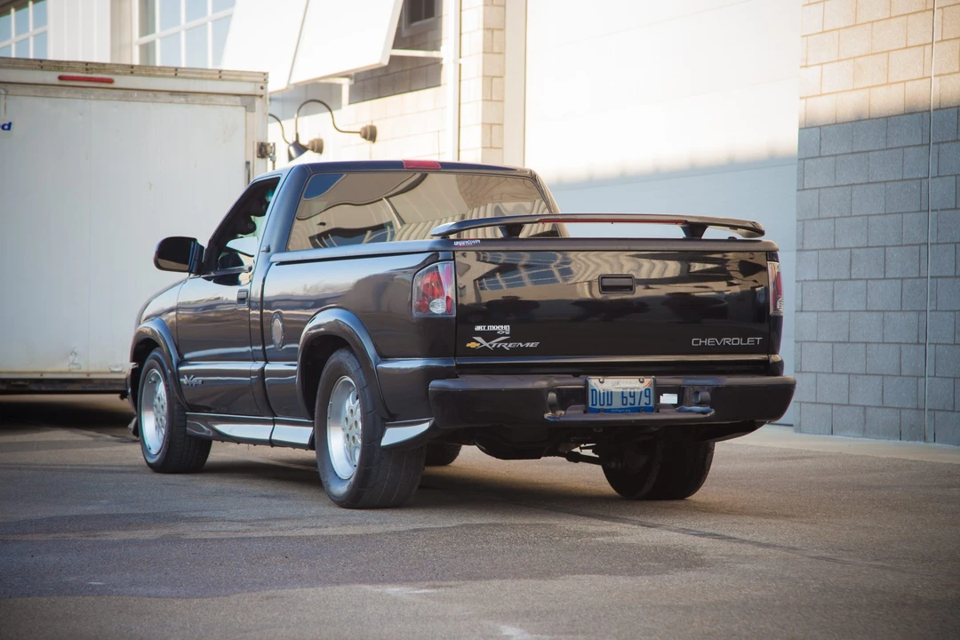 2000 Chevrolet S-10 - Image 7 of 31