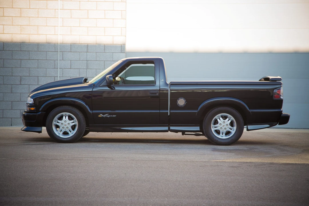 2000 Chevrolet S-10 - Image 4 of 31