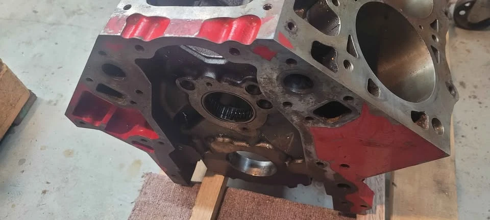 Parts & Memorabilia Engines - Image 2 of 4