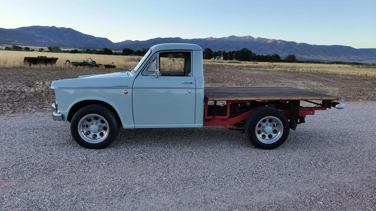 Nissan - Image 5 of 31