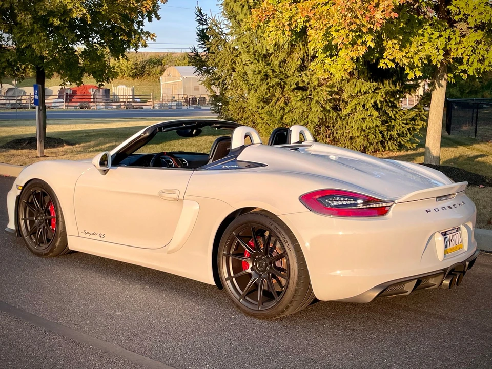 2016 Porsche 981 Boxster Spyder - Image 12 of 22