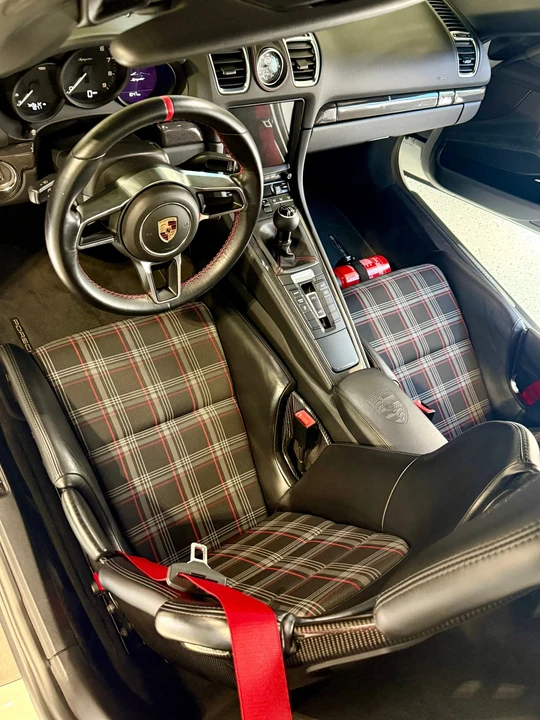 2016 Porsche 981 Boxster Spyder - Image 7 of 22