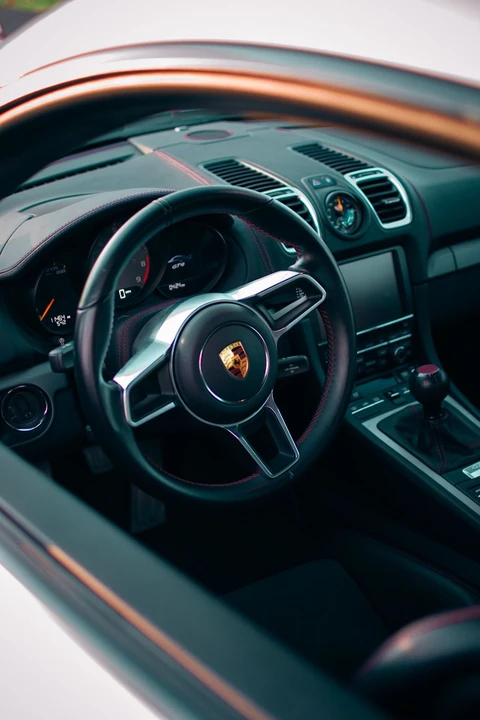 2016 Porsche 981 Cayman GT4 - Image 2 of 10