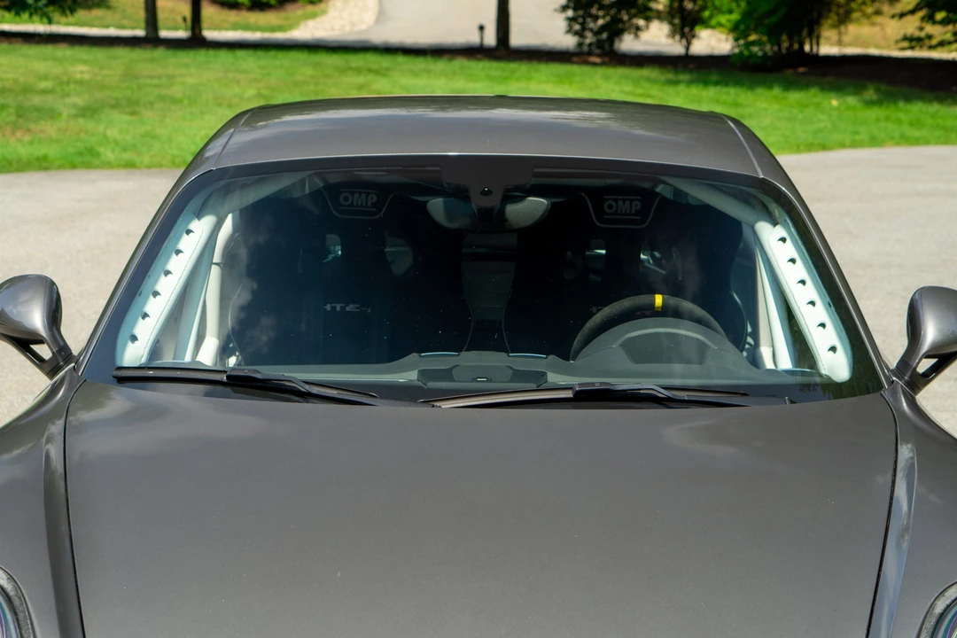 2016 Porsche 981 Cayman GT4 - Image 16 of 31