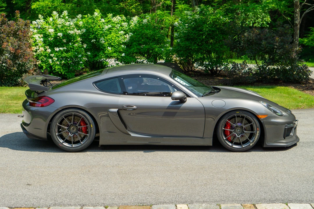 2016 Porsche 981 Cayman GT4 - Image 8 of 31
