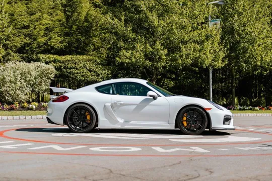 2016 Porsche 981 Cayman GT4 - Image 2 of 31