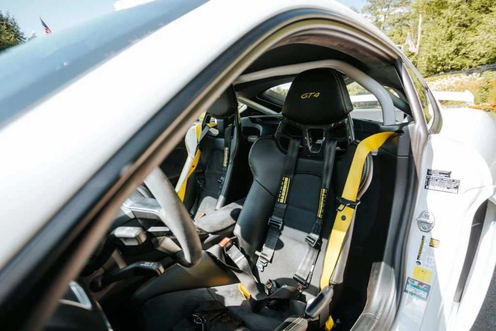 2016 Porsche 981 Cayman GT4 - Image 26 of 31