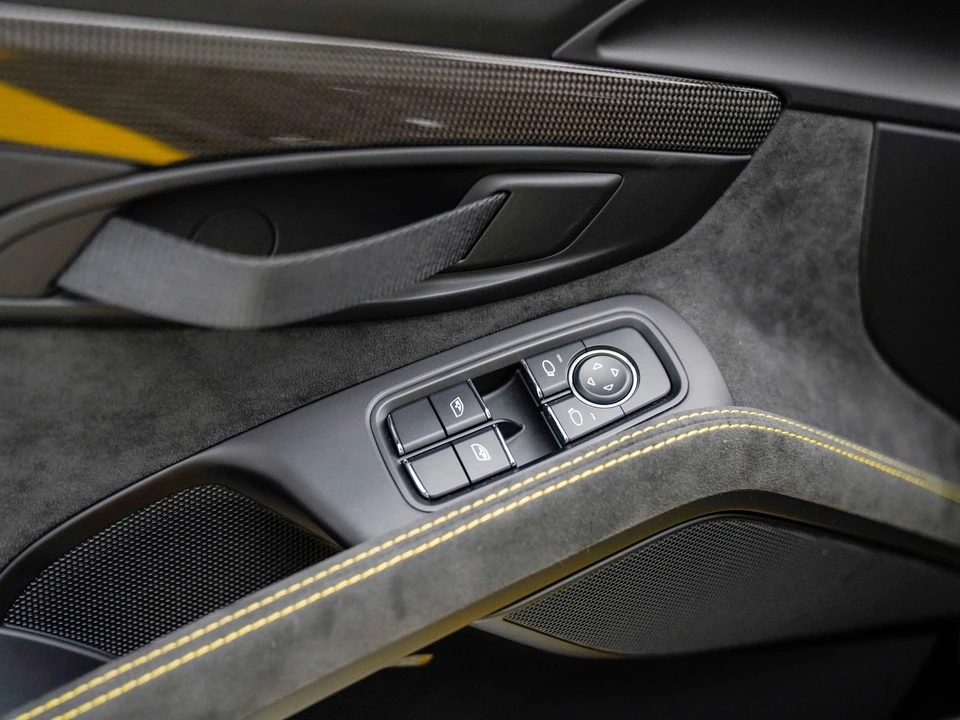2018 Porsche 991 GT2 RS - Image 17 of 30
