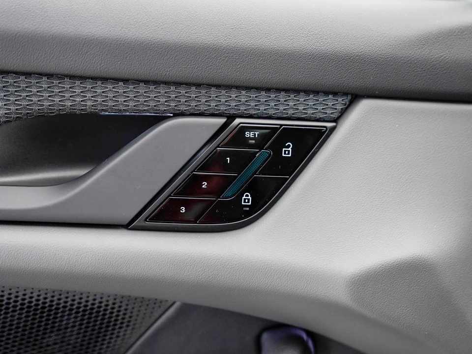 2020 Porsche Taycan Turbo - Image 18 of 30