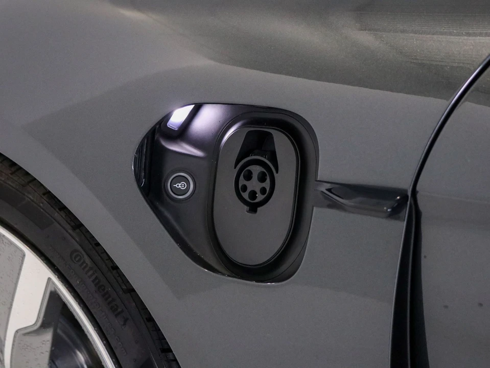 2020 Porsche Taycan Turbo - Image 10 of 31
