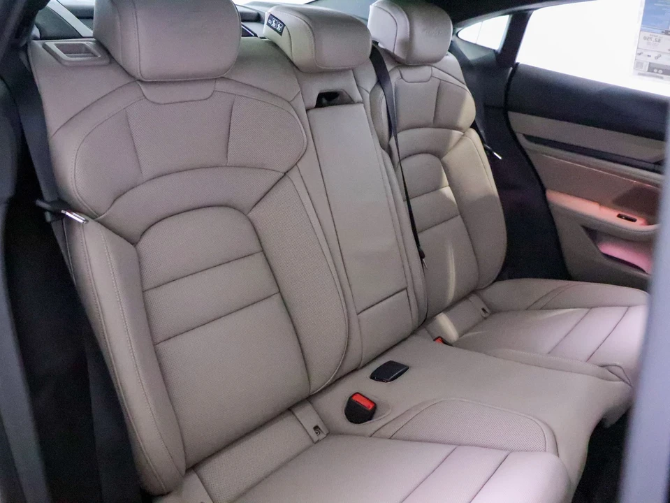 2020 Porsche Taycan Turbo - Image 15 of 31