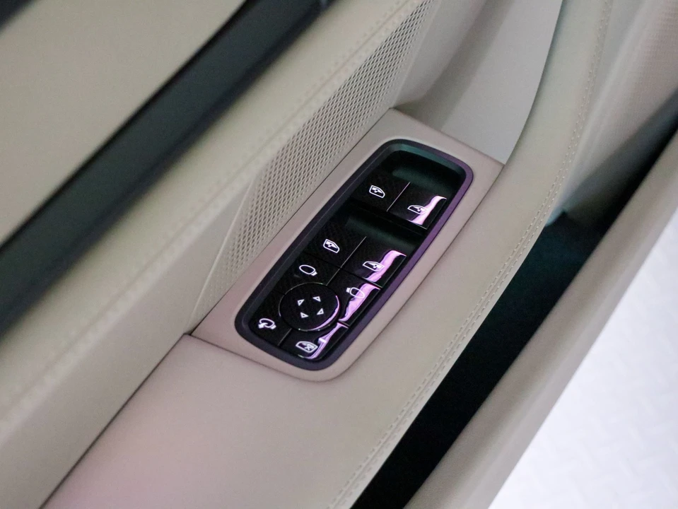 2020 Porsche Taycan Turbo - Image 21 of 31