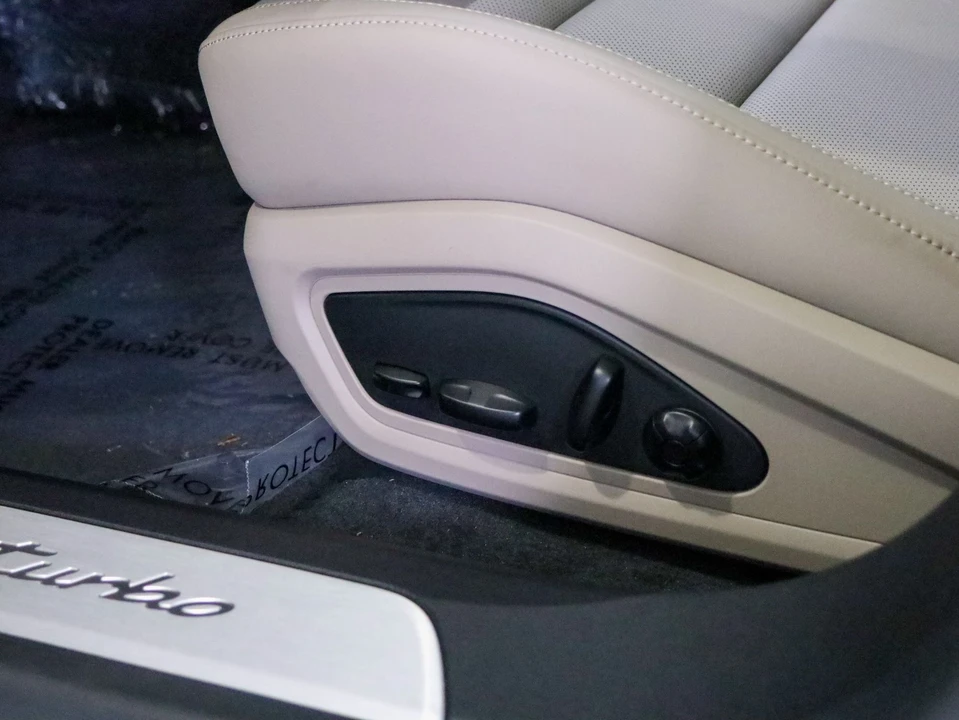 2020 Porsche Taycan Turbo - Image 23 of 31