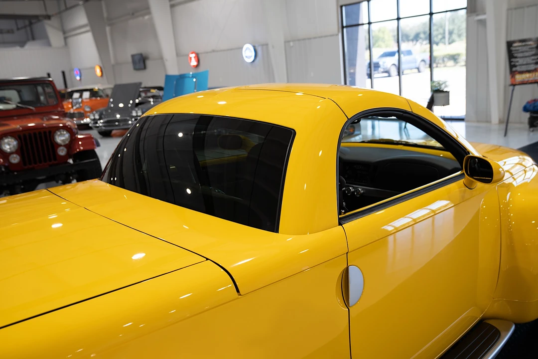 2004 Chevrolet SSR - Image 23 of 31