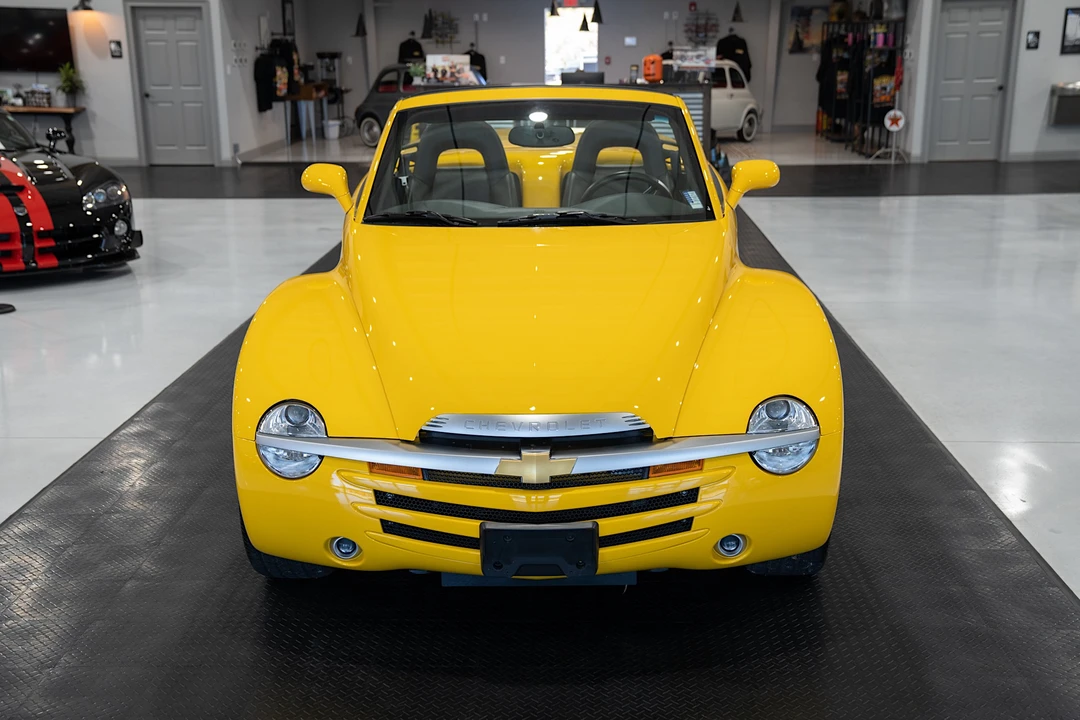 2004 Chevrolet SSR - Image 19 of 31