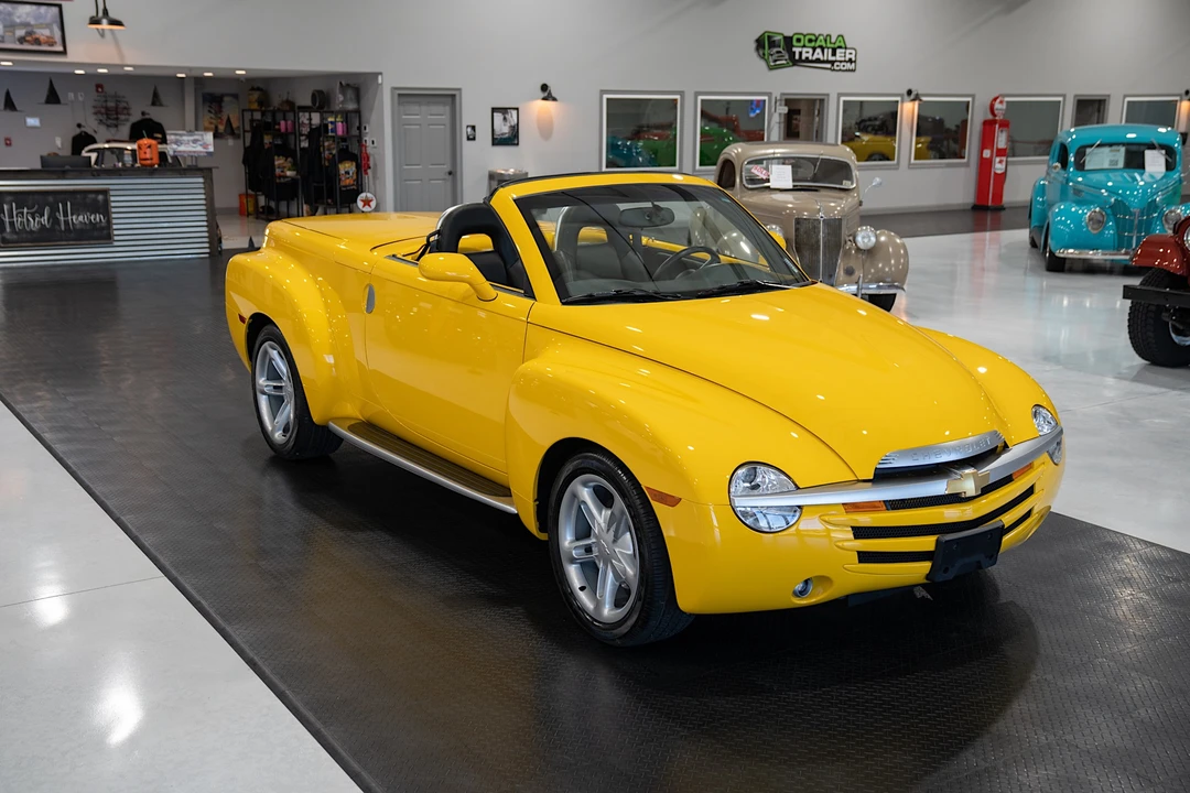 2004 Chevrolet SSR - Image 5 of 31