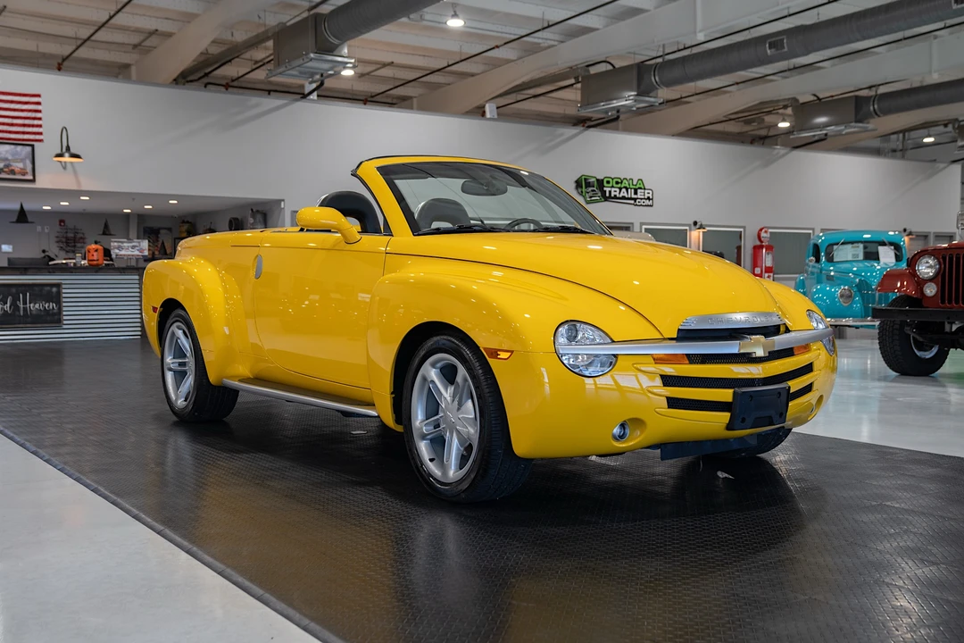 2004 Chevrolet SSR - Image 4 of 31