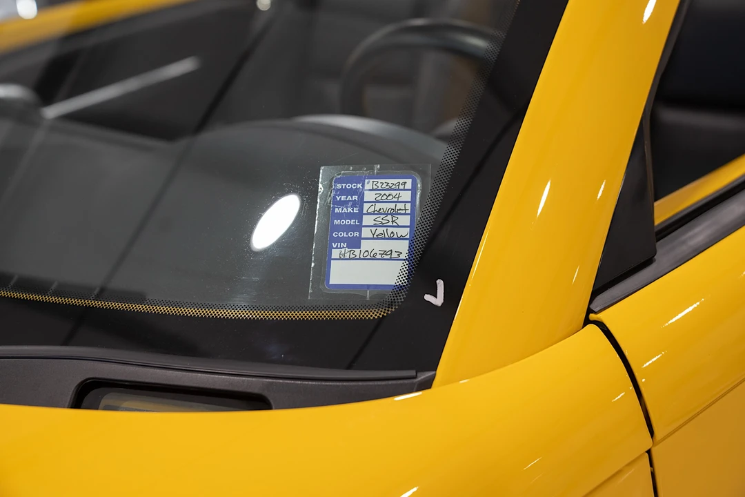 2004 Chevrolet SSR - Image 26 of 31
