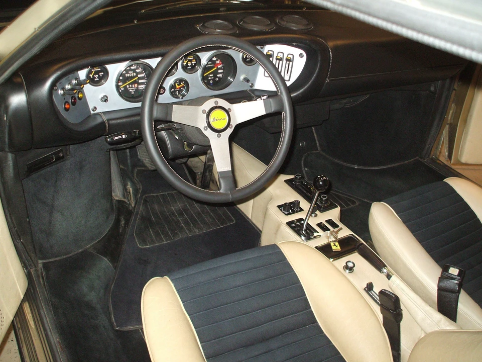 1976 Ferrari 308 GT4 - Image 11 of 27