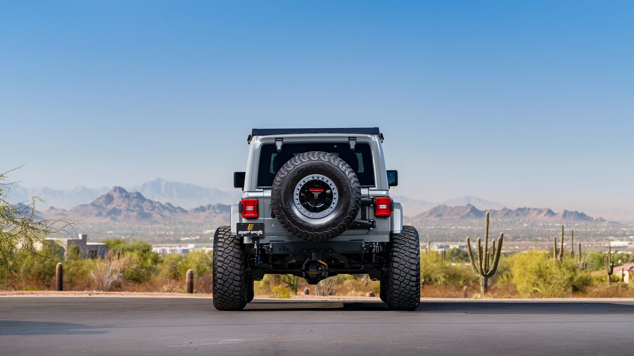 2018 Jeep JL Wrangler - Image 15 of 31