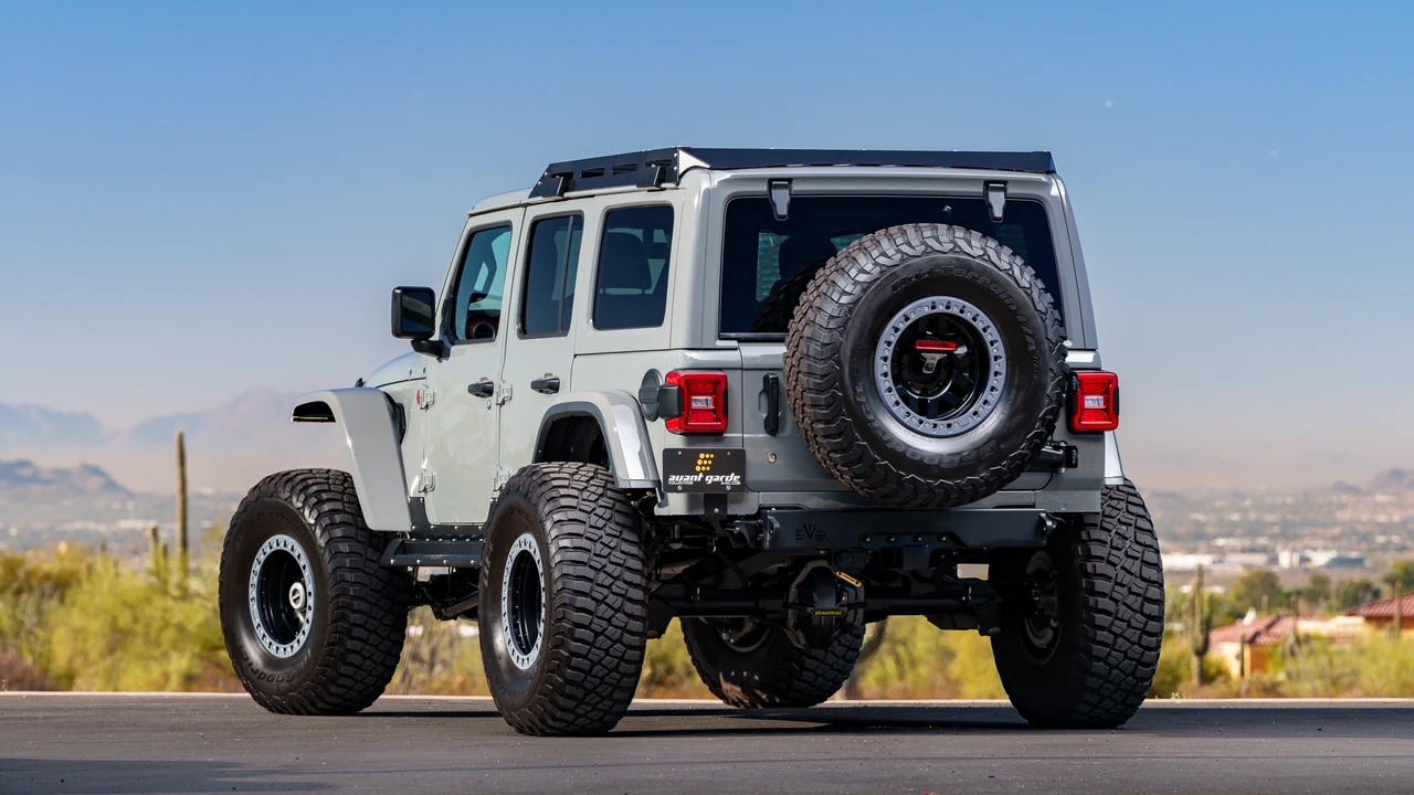 2018 Jeep JL Wrangler - Image 18 of 31
