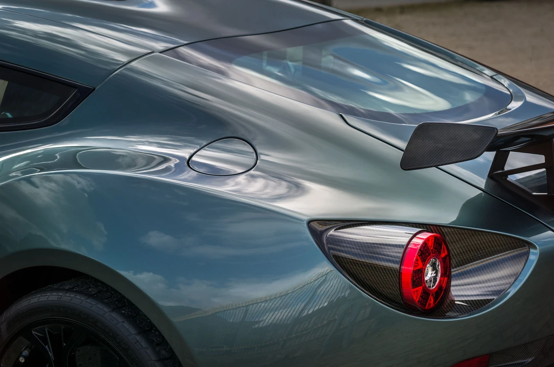 2013 Aston Martin Vantage - Image 29 of 31