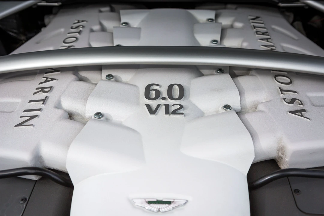 2013 Aston Martin Vantage - Image 27 of 31