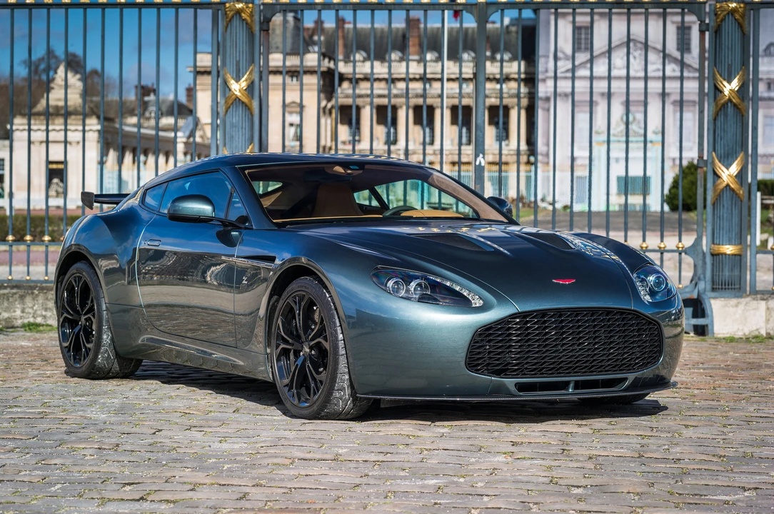 2013 Aston Martin Vantage - Image 2 of 31