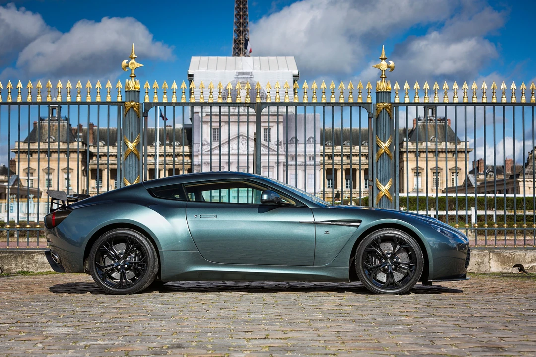 2013 Aston Martin Vantage - Image 6 of 31