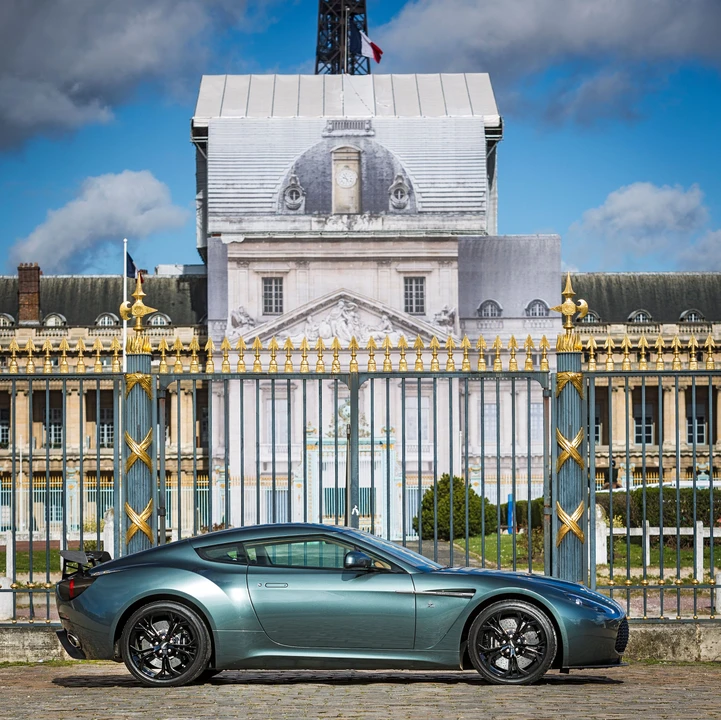 2013 Aston Martin Vantage - Image 8 of 31