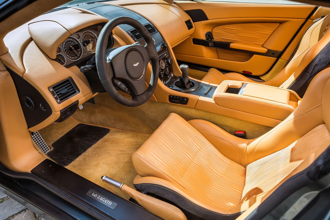 2013 Aston Martin Vantage - Image 14 of 31