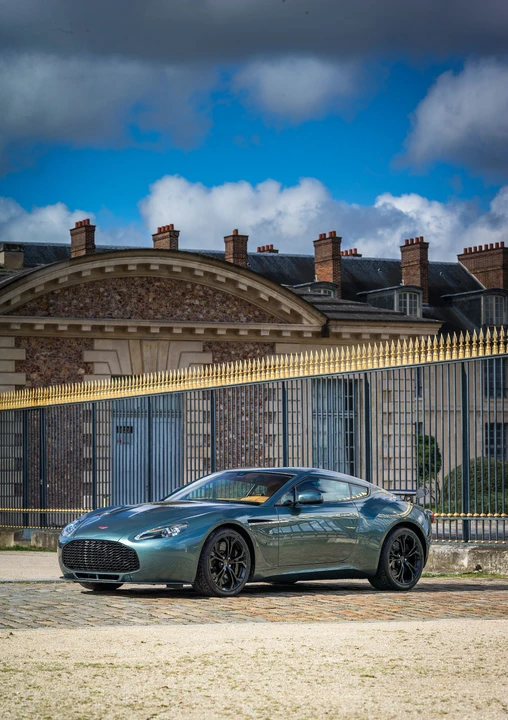 2013 Aston Martin Vantage - Image 12 of 31