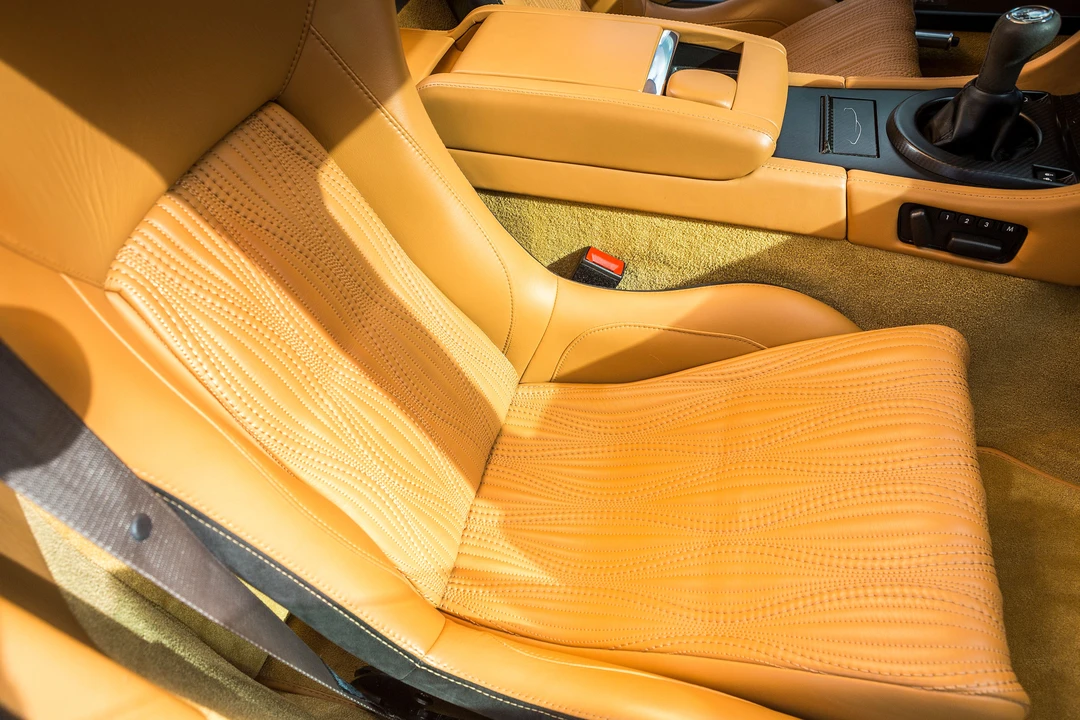 2013 Aston Martin Vantage - Image 18 of 31