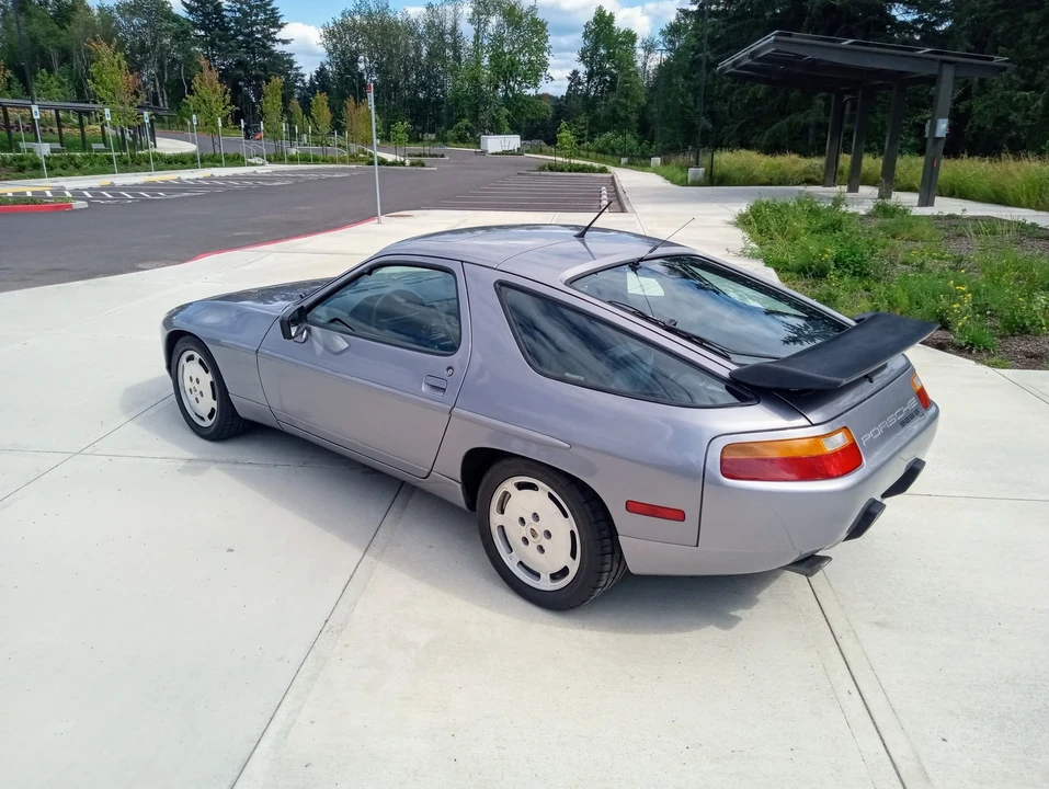 1989 Porsche 928 S4 - Image 2 of 6
