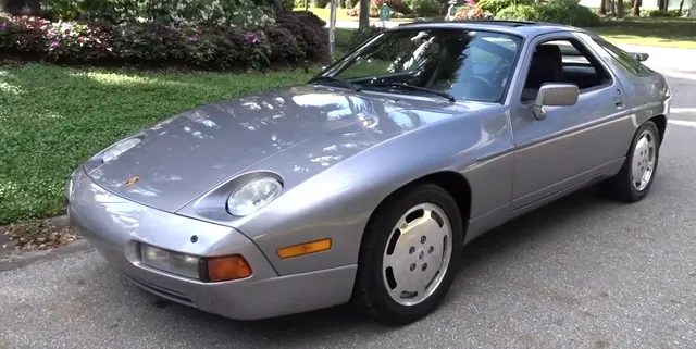 1989 Porsche 928 S4