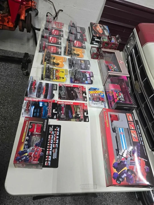 Parts & Memorabilia Scale Models - Image 2 of 8