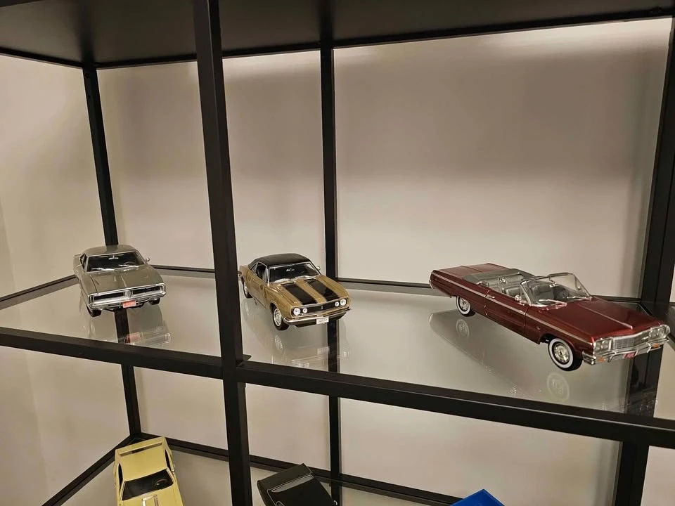 Parts & Memorabilia Scale Models - Image 2 of 10