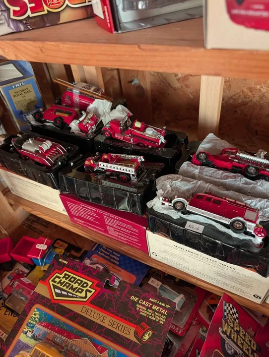 Parts & Memorabilia Scale Models - Image 4 of 10