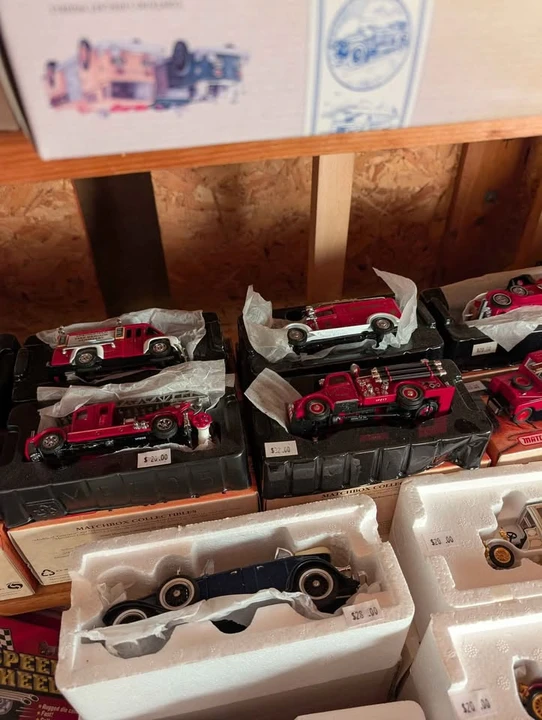 Parts & Memorabilia Scale Models - Image 3 of 10