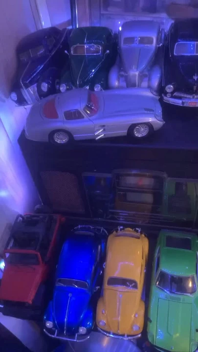 Parts & Memorabilia Scale Models - Image 2 of 3