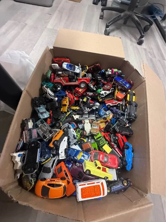 Parts & Memorabilia Scale Models - Image 3 of 5