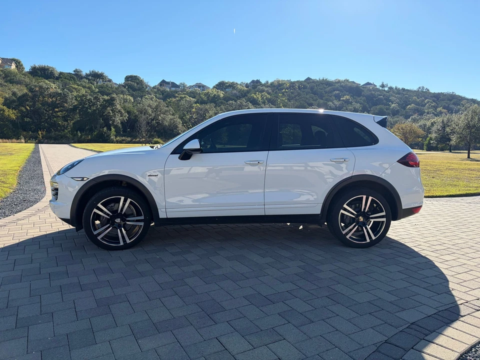 2014 Porsche 958 Cayenne Diesel - Image 3 of 8