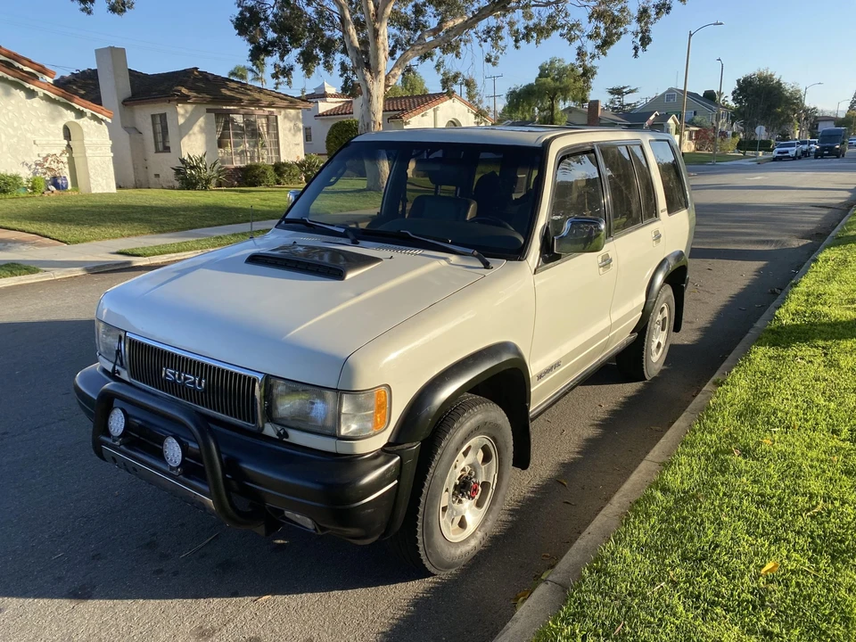 1996 Isuzu Trooper - Image 24 of 31