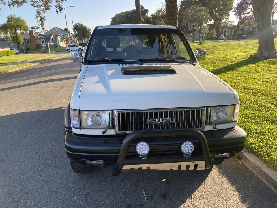 1996 Isuzu Trooper - Image 28 of 31