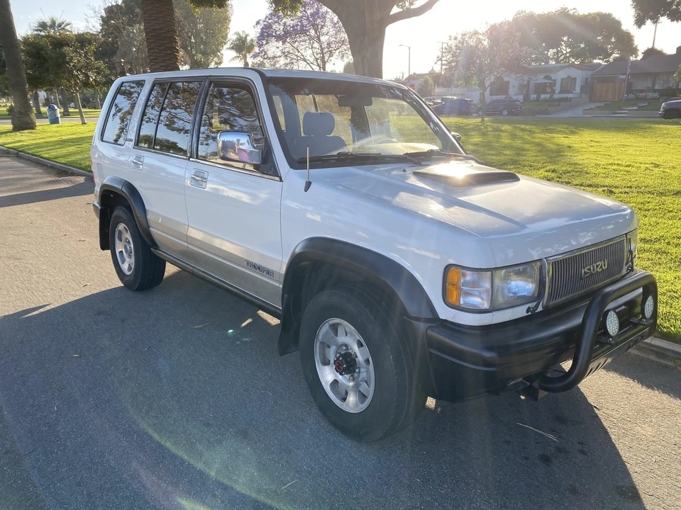 1996 Isuzu Trooper - Image 7 of 31