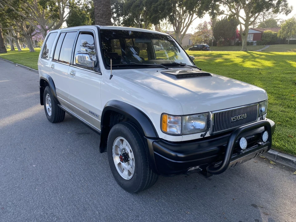 1996 Isuzu Trooper - Image 5 of 31
