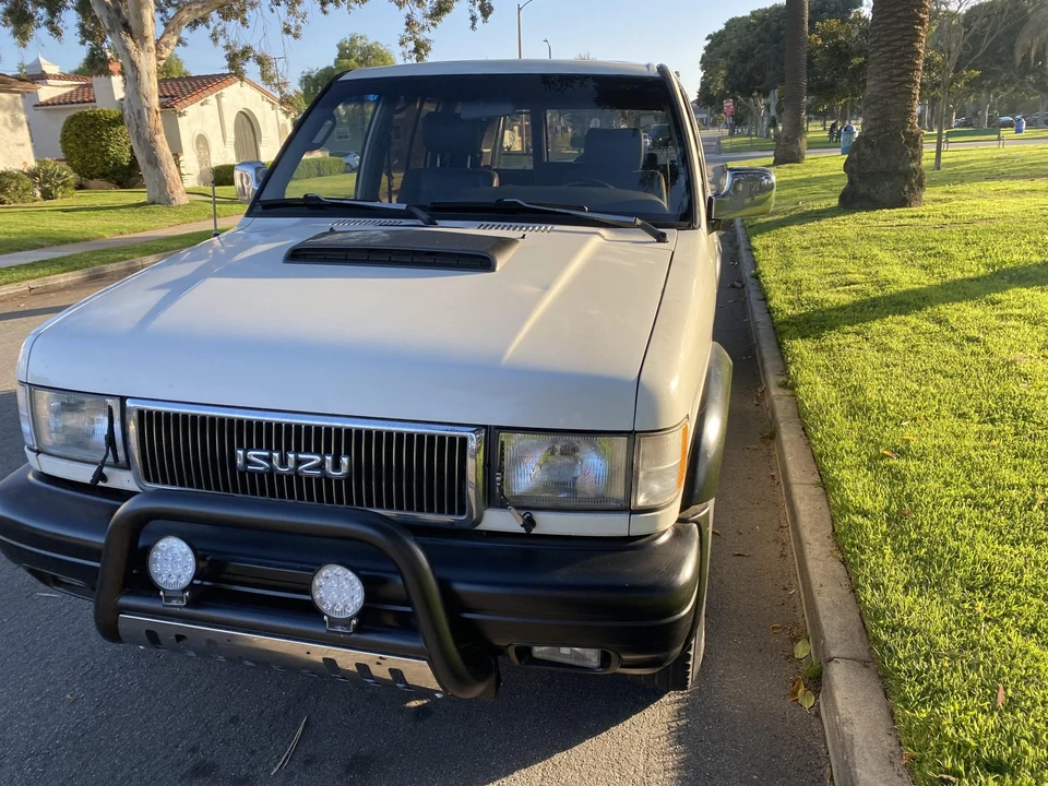 1996 Isuzu Trooper - Image 27 of 31