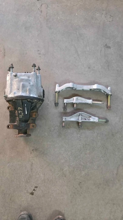 Parts & Memorabilia Gearboxes - Image 2 of 5