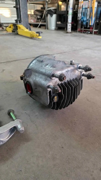 Parts & Memorabilia Gearboxes - Image 3 of 5