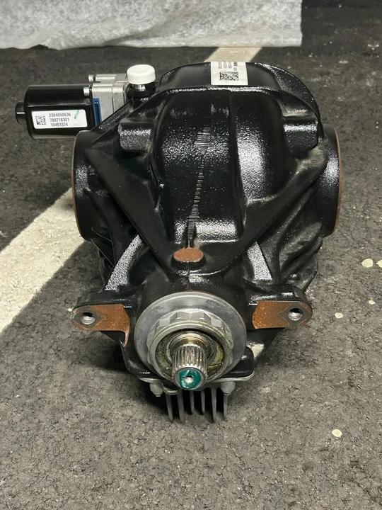 2024 Parts & Memorabilia Gearboxes - Image 2 of 6